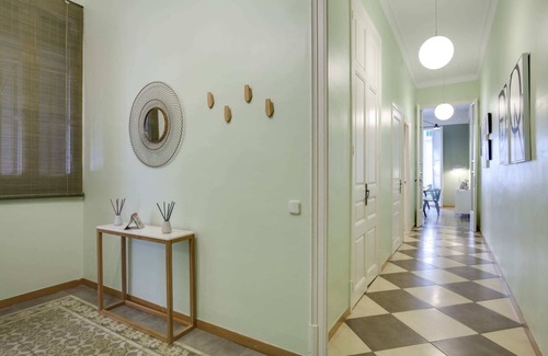 Dreta de l'Eixample Apartment | Eixample Dreta II - Three Bedroom Apartment, Sleeps 7