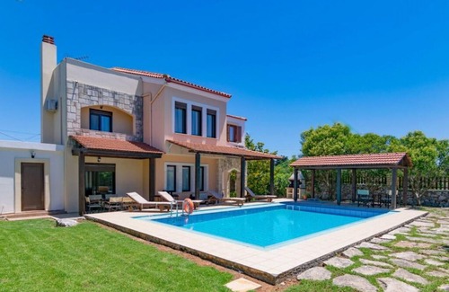 Kefalas Villa | Ekklisies Tria: Large Private Pool, A/C, WiFi