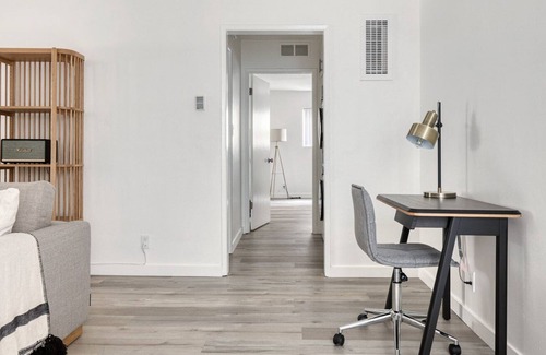 Valley Village Apartment | Elegant Valley Village 1BR w/ Pool, BBQ, near Ventura Blvd, by Blueground