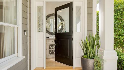 Santa Ana Heights House | Emerald Cove by AvantStay Mins to Beach Pier