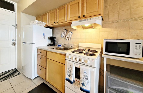 Daytona Beach Shores Condo | FREE DAILY ACTIVITIES-Best Location-Direct Oceanfront-Close Walk to Restaurants/Pier-Private Balcony