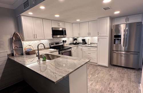 Orange Beach House | Free parking. No cleaning fee.book now sept and oct only