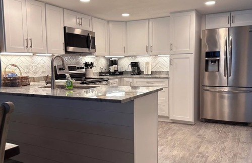 Orange Beach House | Free parking. No cleaning fee.book now sept and oct only