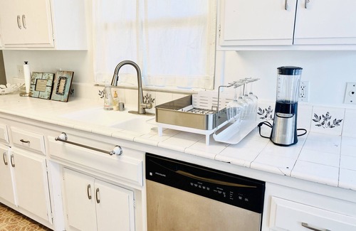 Mar Vista House | Garden view entire house 4 bedroom 2 bathroom
