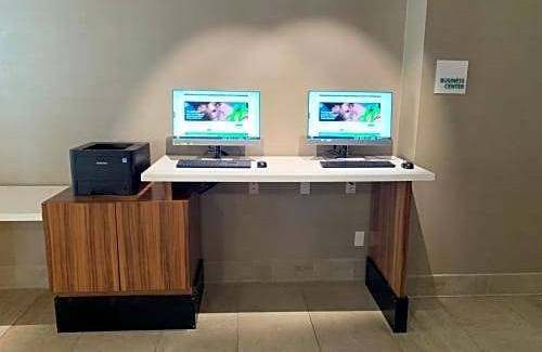 Los Angeles Hotel | Holiday Inn Los Angeles - LAX Airport, an IHG Hotel