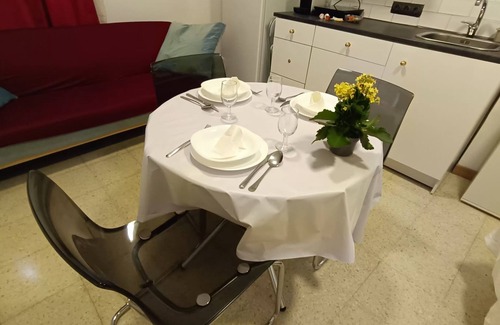 Badalona Hostel | Hostal estudios