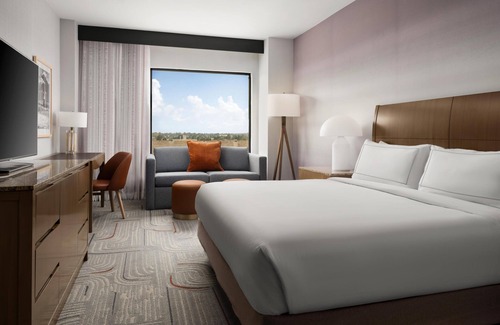 Santa Ana Hotel | Hotel Zessa Orange County Airport, a DoubleTree by Hilton