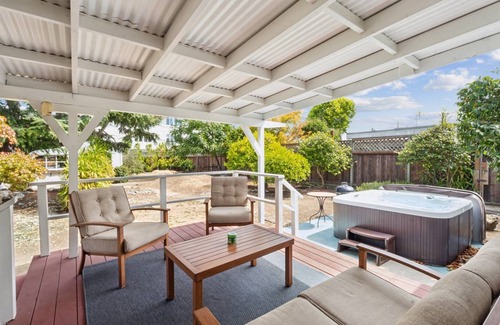 North Central House | House ∙ 2 bedrooms ∙ 4 guests