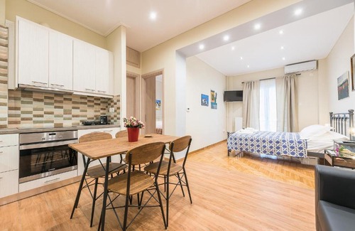 Thissio Apartment | In the heart of Athens!