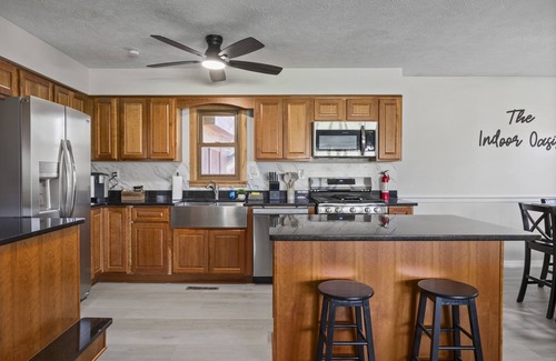 Milan House | Indoor Heated Pool |Game Room|Hot Tub|Sauna Near Sandusky| The Indoor Oasis