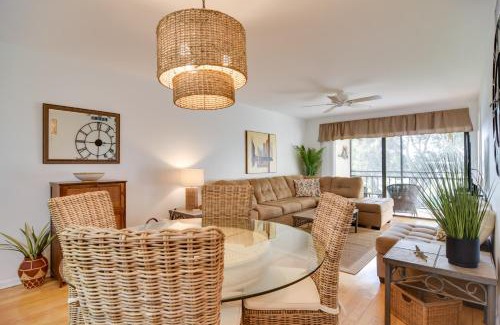 Casa del Mar Apartment | Isla Del Sol Condo about 2 Miles to St Pete Beach!