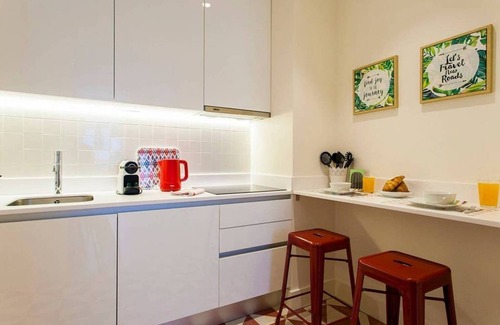 Santa Maria Maior Apartment | JOIVY Modern 1-bed Apt nearby Praça do Comércio, in Baixa