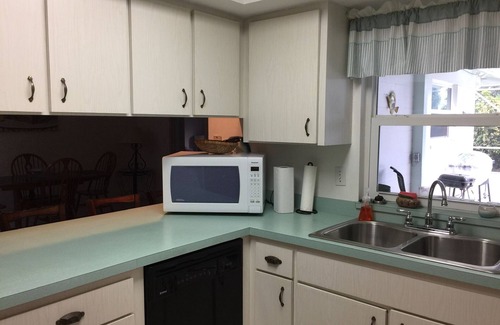 Ormond Beach House | Last minute deal!Charming 3Bedroom Pool House in Ormond by the Sea!