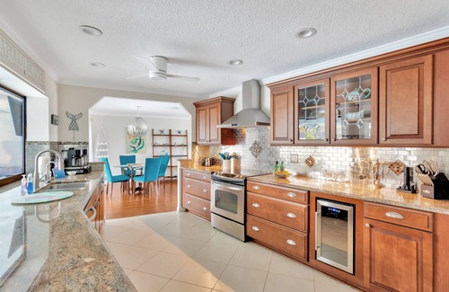 Apollo Beach House | Last minute fall cancellation=fall Special