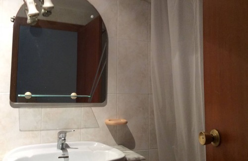 Miramar Beach Ski Chalet | Lola's villa, very close to the sea