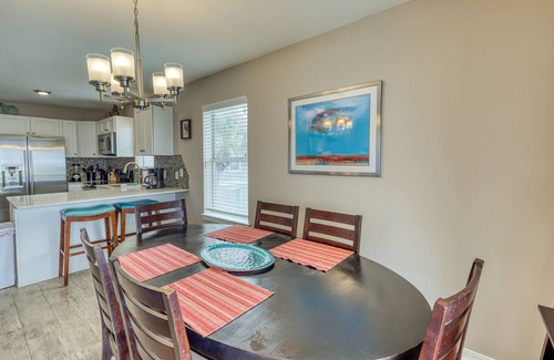 Navarre Beach Condo | Lovely Condo with Sunset Views & Shared Pool Access, Snowbirds Welcome