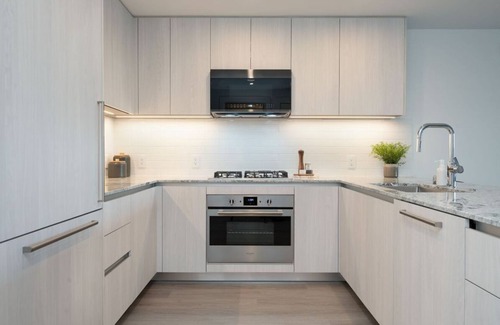Melrose Condo | Luxe Urban Escape in West Hollywood – Furnished Stays, Resort-Style Living!