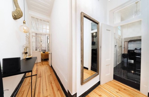 Se Apartment | Luxury 4BR Steps from Praça do Comércio