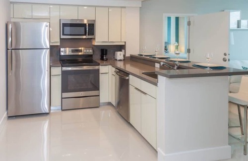 Coconut Grove Apartment | MVR-Sip Poolside with Biscayne as Your Backdrop