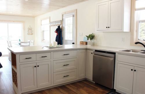 Darnley Cottage | Newly Built Ocean View Cottage, Minutes To Thunder Cove Beach