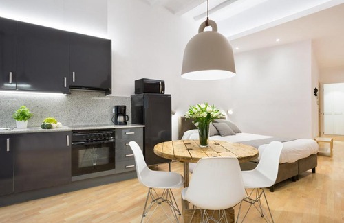 Gothic Quarter Apartment | Ola Living CND Canuda