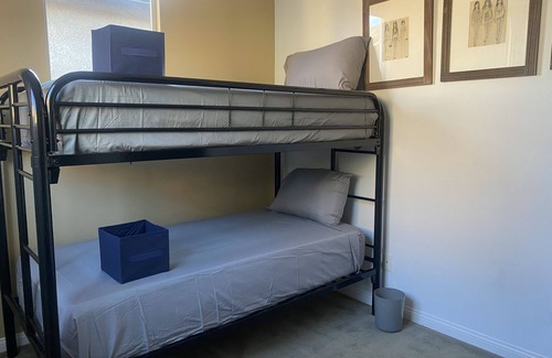 West Athens Hostel | Olive Glen