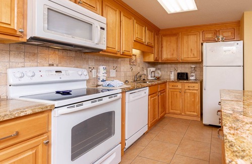 Orange Beach East Condo | Phoenix X 3 BR, Oct-Dec 150-160; Great Reviews. Indoor and outdoor pools,