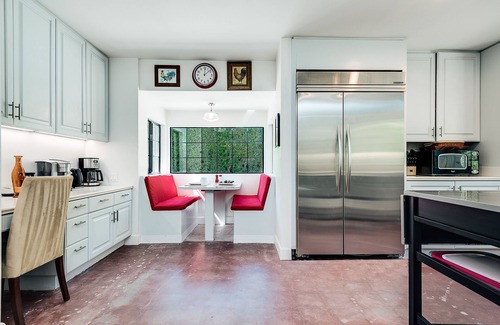 Uptown Design District House | PS Olivos: Mini-Estate in Famed Movie Colony: Spacious 4BD en-suites!