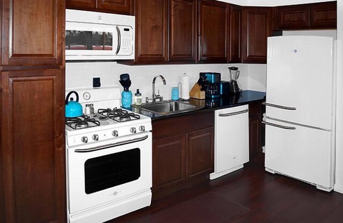 Downtown Palm Springs Condo | Retro Modern Condo With Mountain View, Walk to Downtown, Free WiFi