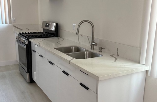 Koreatown Hostel | San Marino guest house