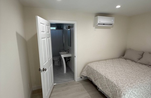 Koreatown Hostel | San Marino guest house