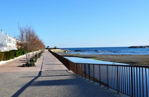 Llanca Apartment | SANT CARLES 7 Fantastic apartment in the seafront