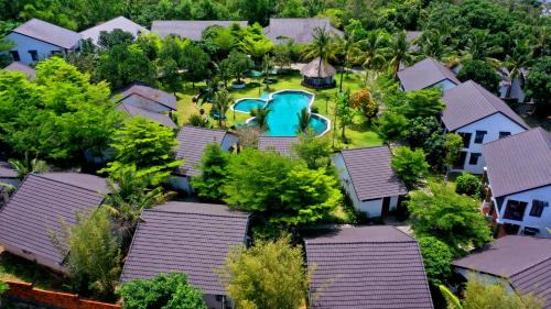 Ba Keo Resort | Santa Garden Resort