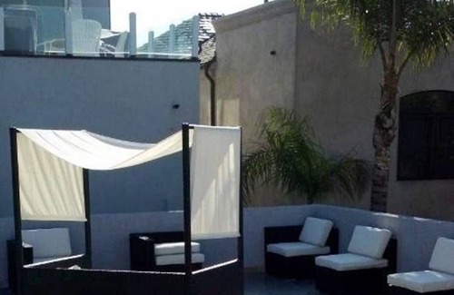 Santa Ana Heights Apartment | Seashore Up · Whitewater view Luxury condo