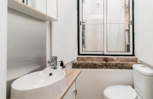 Santa Maria Maior Apartment | SJ2DeE Heart of Baixa NEW AIR CONDITIONING Spacious 2 apts 4br2ba