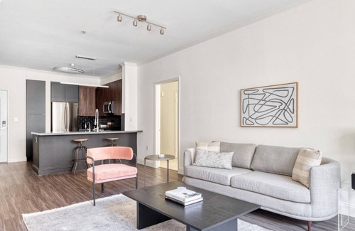 Playa Vista Apartment | Sleek Playa Vista 2BR w/ Pool, Gym & BBQ, near Whole Foods, by Blueground