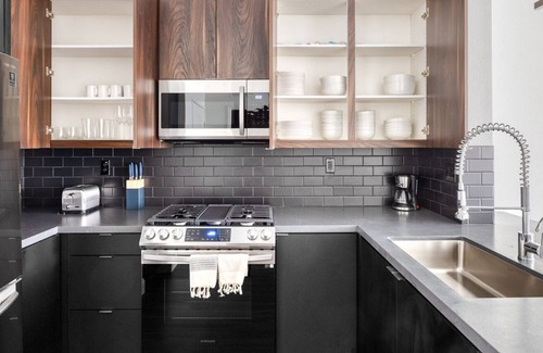 Playa Vista Apartment | Sleek Playa Vista 2BR w/ Pool, Gym & BBQ, near Whole Foods, by Blueground