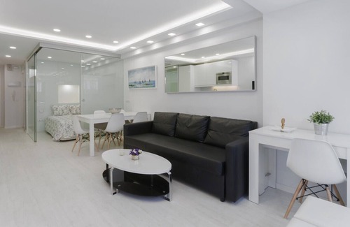 Lista Apartment | Studio with terrace and rooftop pool in Salamanca neigborhood. Full equipped, with A/C and internet