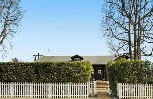 Eagle Rock House | Sunny California Ranch Retreat with Stunning Views in Eagle Rock