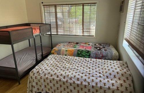 East Hollywood Hostel | The Ardmore Home Share