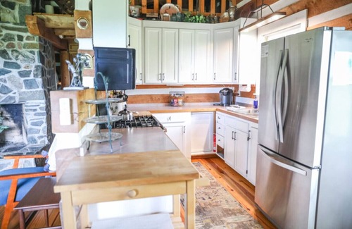 Meadows Of Dan Cabin | Touche` Too Cabin by Buffalo Mtn Getaway