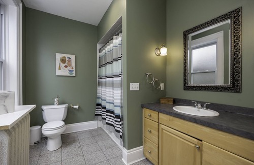 Albright Apartment | ⭐ Two Townhouses ⭐ Styled ⭐ Park Setting
