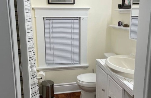 London Apartment | Unique Boho Unit Close to Downtown