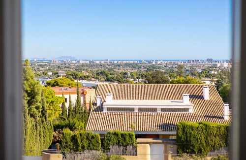 Vista Hermosa Villa | Urban Elegance by Fidalsa