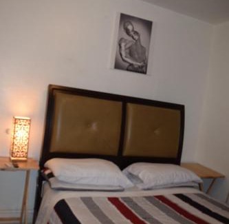 Golden Glades Hostel | Miami Drip Star Life Hostel