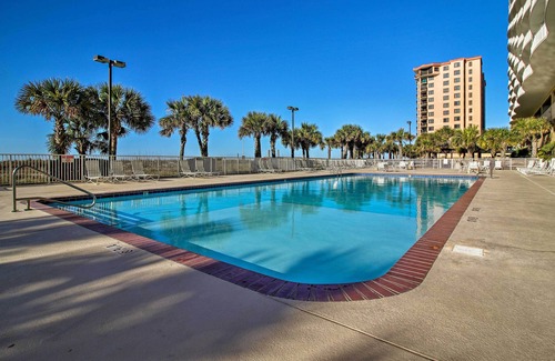 Orange Beach East Condo | Waterfront Orange Beach Condo w/ Beach Access