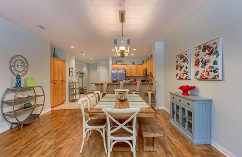 Clearwater Beach Condo | Waterfront, Spacious Balcony, 2 King Bedrooms! Free Cable & Wi-Fi, W/D, Pool, Hot Tub-304 Island Key