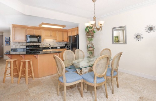 Orange Beach East Condo | *WEEKLY SPECIALS!* Phoenix X - Top Floor - 3 BR 3 BA!