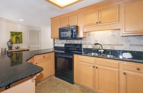 Orange Beach East Condo | *WEEKLY SPECIALS!* Phoenix X - Top Floor - 3 BR 3 BA!