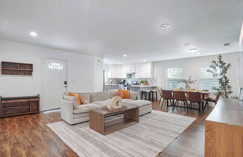 Los Angeles House | Wonderful Design Home - near Downtown LA/Universal Studio/Crypto Arena